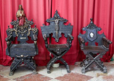 In der Basilika San Pietro di Castello in Venedig 70 bischofstuehle basilika san pietro di castello venedig_3801