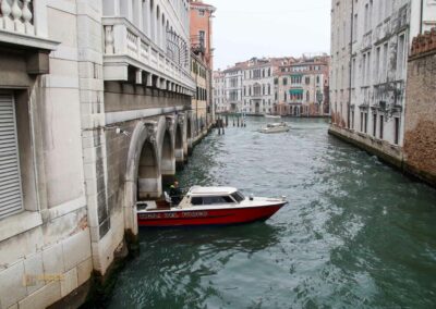 Mein Bummel durch den Sestiere Dorsoduro (Mitte) in Venedig 80 feuerwache vendig am rio de ca foscari_5922