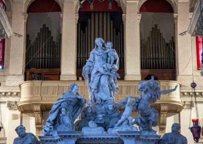 hochaltar statuengruppe santa maria della salute venedig_0012