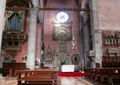 seitenschiff basilika san zanipolo venedig_5543