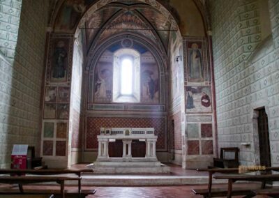 Die Einsiedelei San Leonardo al Lago in der Toskana 5 apsis kirche einsiedelei san leonardo al lago_6629