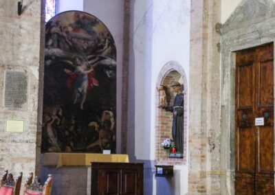 Die Stiftskirche Santa Maria Assunta in Casole d'Elsa (Toskana) 13 chorkapellen stiftskirche casole d'elsa_6439