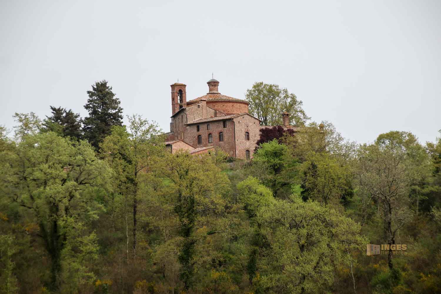 einsiedelei montesiepi ansicht von san galgano aus_5735 einsiedelei montesiepi ansicht von san galgano aus 5735