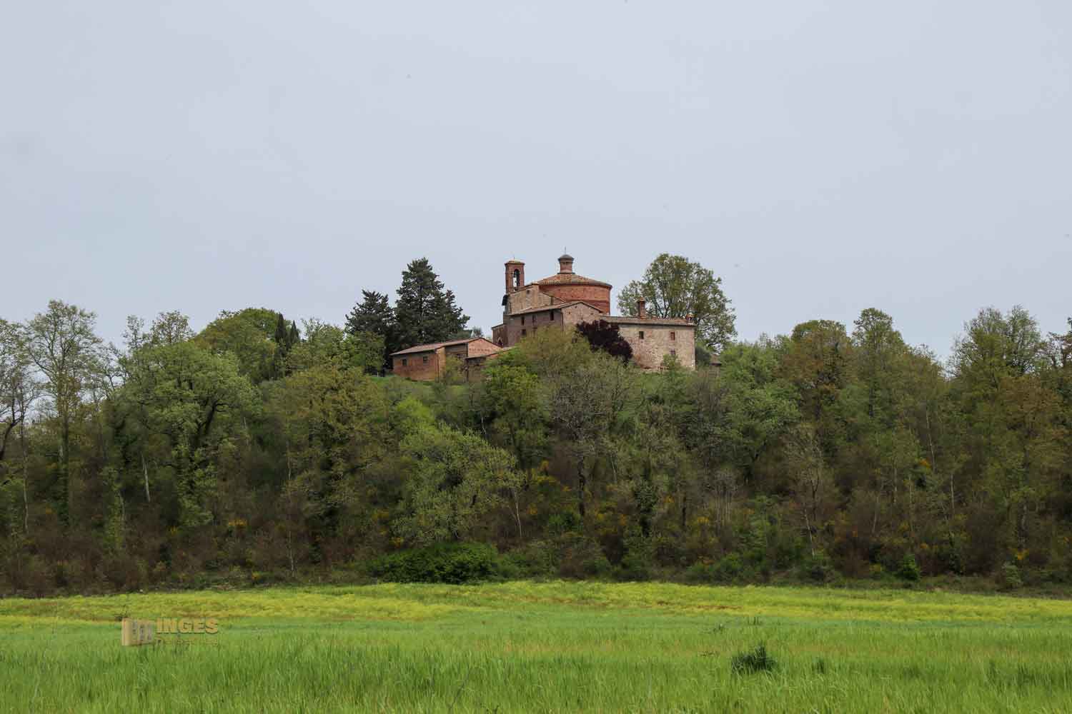 einsiedelei montesiepi ansicht von san galgano aus_5774 einsiedelei montesiepi ansicht von san galgano aus 5774
