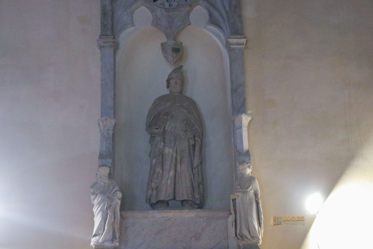 grabdenkmal bernardino degli albertini detto porrina casole d'elsa_6443 grabdenkmal bernardino degli albertini detto porrina casole delsa 6443