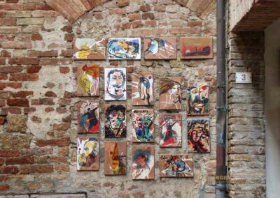 Ein Bummel durch Casole d'Elsa in der Toskana 37 kachelkunst in casole d'elsa toskana_6372