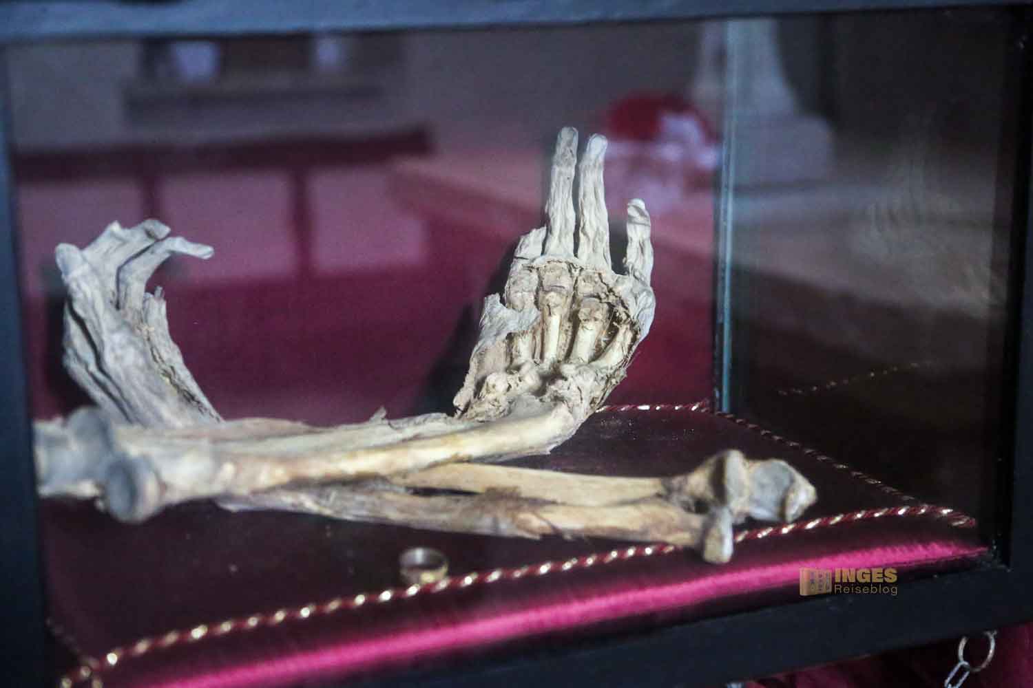 reliquie einsiedelei montesiepi_A0466 reliquie einsiedelei montesiepi A0466