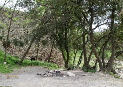 Die Thermalquellen von Petriolo in der Toskana 5 reste petriolo thermalschloss toskana_5671