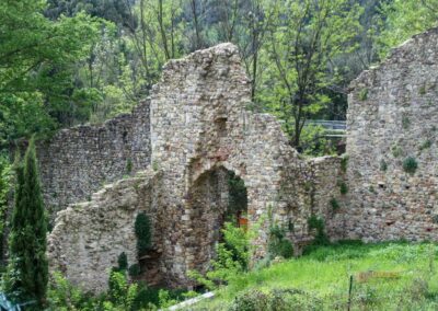 Die Thermalquellen von Petriolo in der Toskana 7 reste petriolo thermalschloss toskana_5693