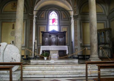 Ein Besuch in Colle Alta - Colle di Val d'Elsa in der Toskana 9 hauptaltar kirche santa caterina colle val d'elsa_7069