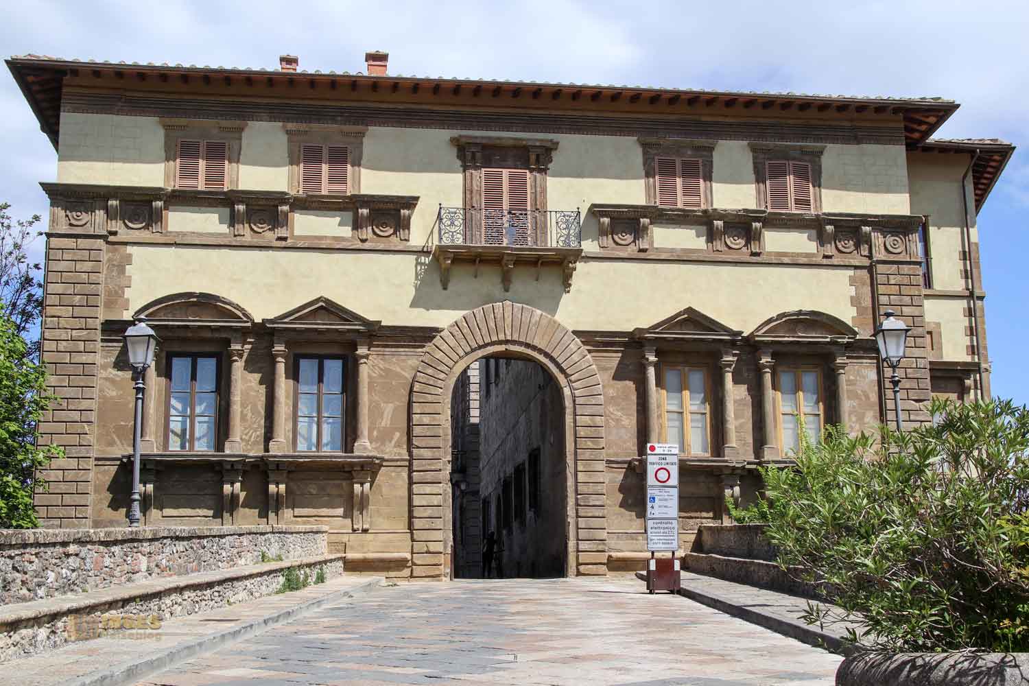 palazzo campana colle val d'elsa_7159 palazzo campana colle val delsa 7159