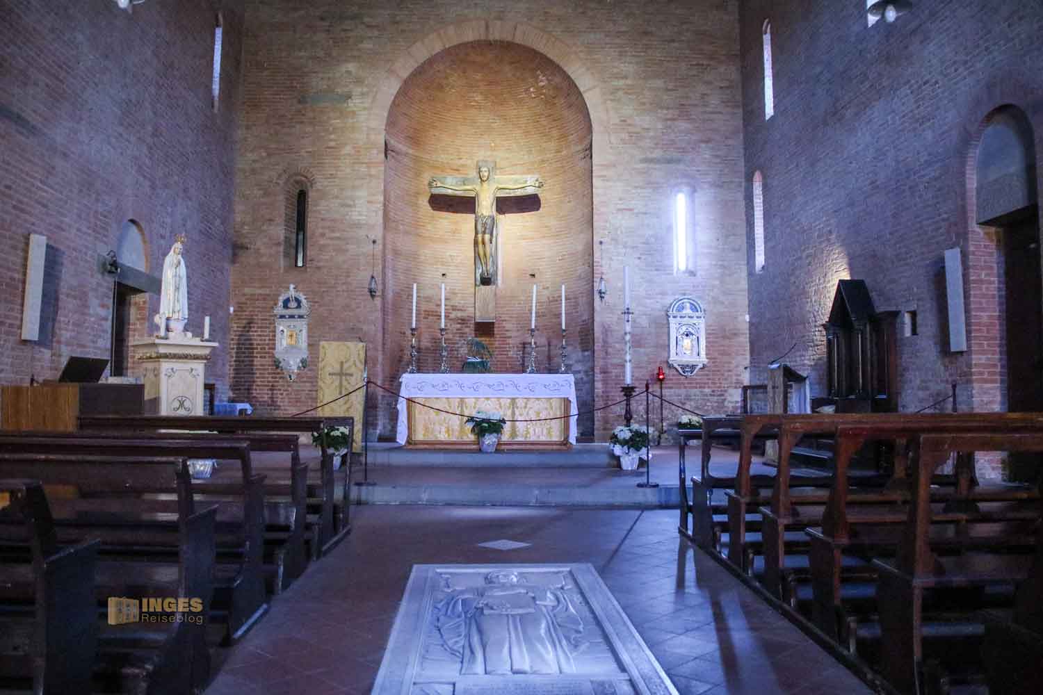 innenansicht kirche hl. jacopo und filippo certaldo alto_7758 innenansicht kirche hl. jacopo und filippo certaldo alto 7758