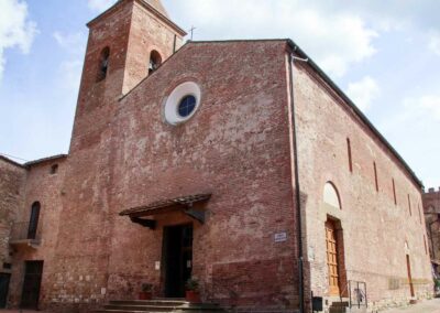 In der Kirche Hl. Jacopo und Filippo in Certaldo in der Toskana 1 kirche aussen san jacopo und filippo certaldo alto_7739